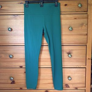 Athleta Elation 7/8 tight/legging.